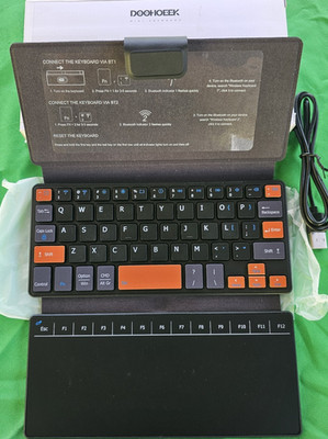 DOOHIOEEK Mini Keyboard Leather Folio Case Bluetooth Trackpad Stand Black/Gray