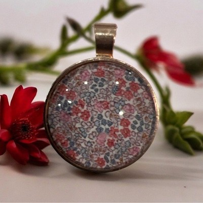 NEW Springtime Flowers Pendant Charm