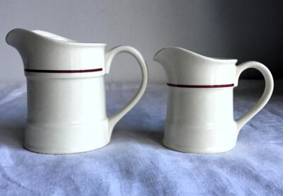 Vintage Steelite England Milchkrüge Cremes klein & mittel, einzeln verkauft.