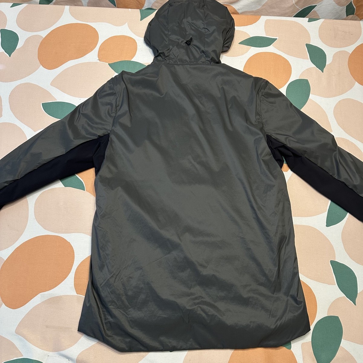 On Cloud Running Insulator Jacket Men's Small Gray Packable