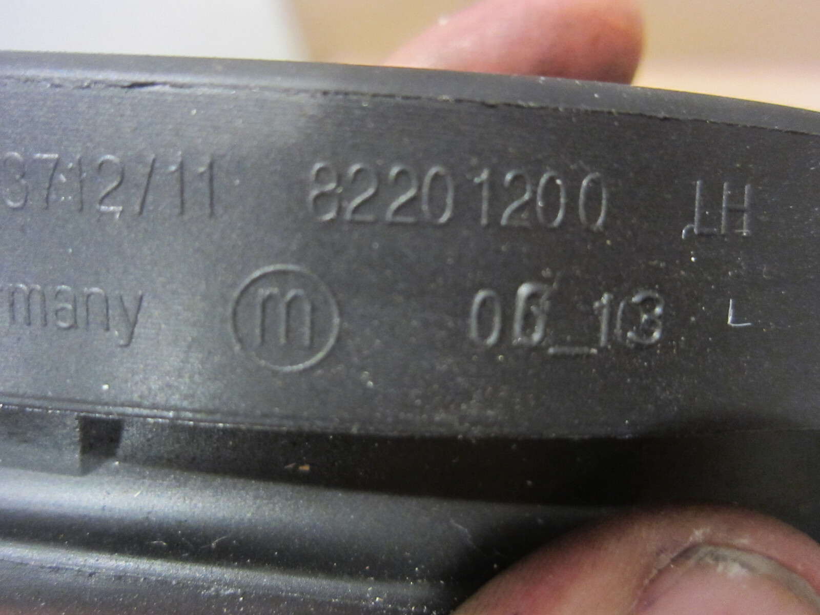 Ferrari 458, 488 - External Seal For Rear Window - P/N 82201200