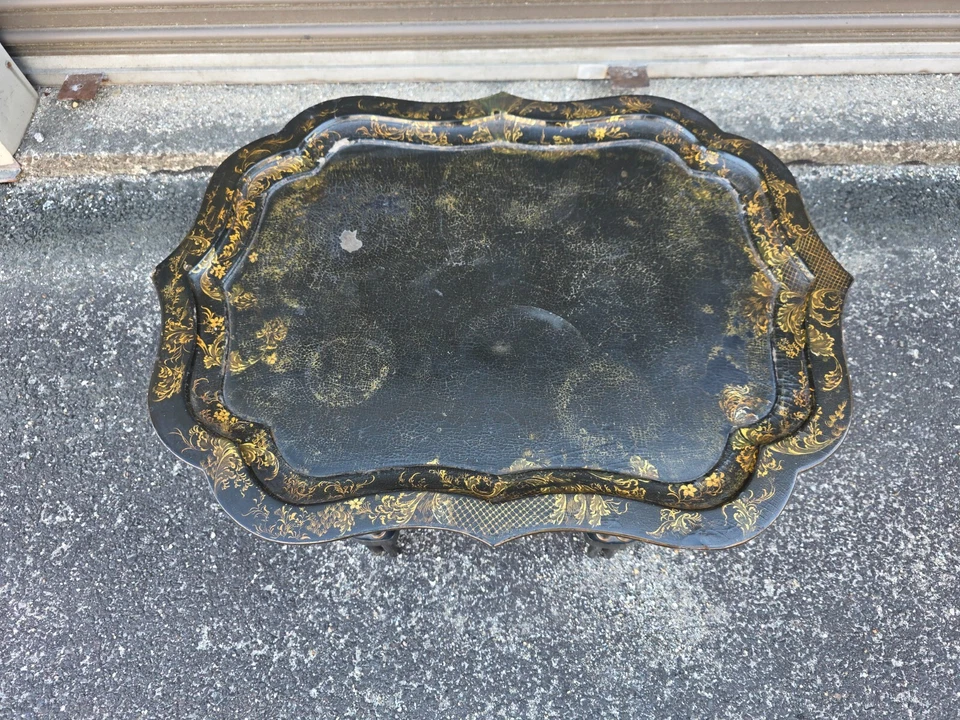 Antigua mesa de centro con base de metal/bambú Tole Foto 4 de 4