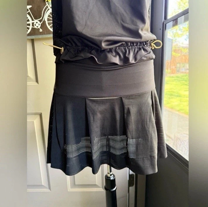 Vintage 2007 Adidas 2-piece black gold mesh tennis skirt and tank, size medium - Image 3 of 4