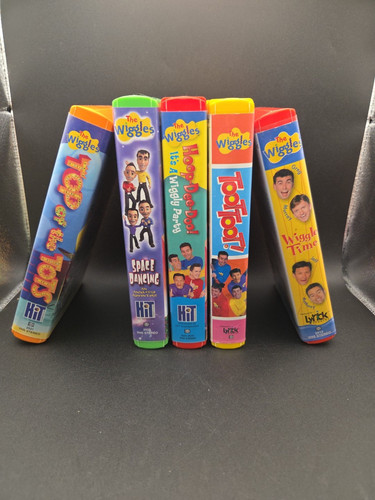 The Wiggles 5 VHS Lot Hoop Dee Space Dancing Wiggle Time Toot Toot Top of Tots - Picture 7 of 13