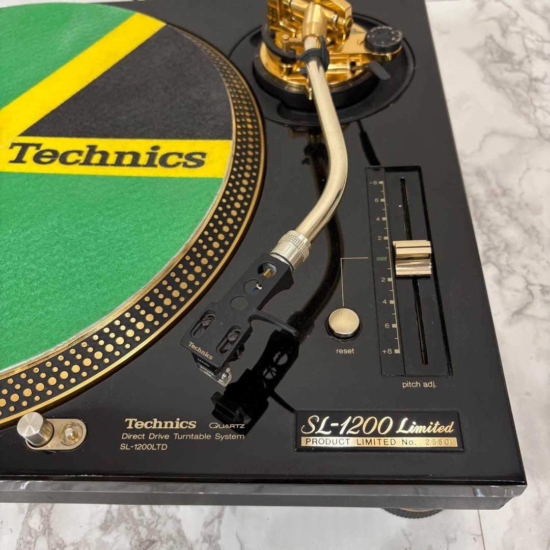 限定　Technics SL-1200LTD Limited Edition Technics SL-1200LTD Limited Edition Turntable Gold Accents