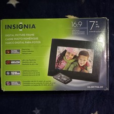 Insignia NS-DPF7WA-09 7" Digital Picture Frame, 128MB, SD/CF/MMC/xD/MS, Black