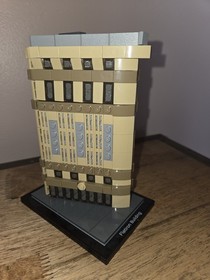 Assembled LEGO ARCHITECTURE: Flatiron Building, New York (21023) With Manual