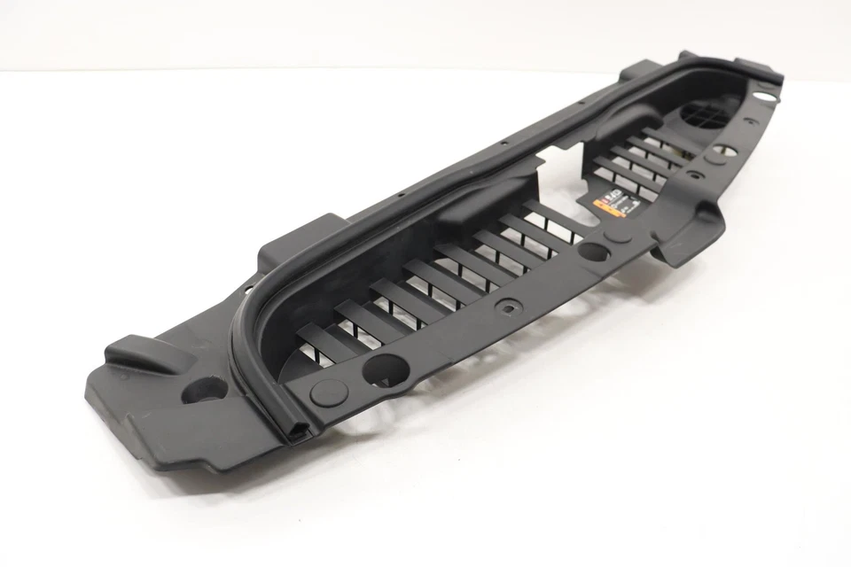 Cubierta deflector radiador Chevy Silverado 1500 2023 84492906 84535853 Foto 2 de 4