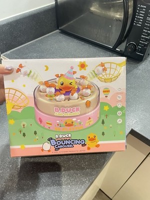 B.Duck & Friends Hüpfkarussell Hüpfen und Fangen Ente Spielzeug Kinder Alter 3+