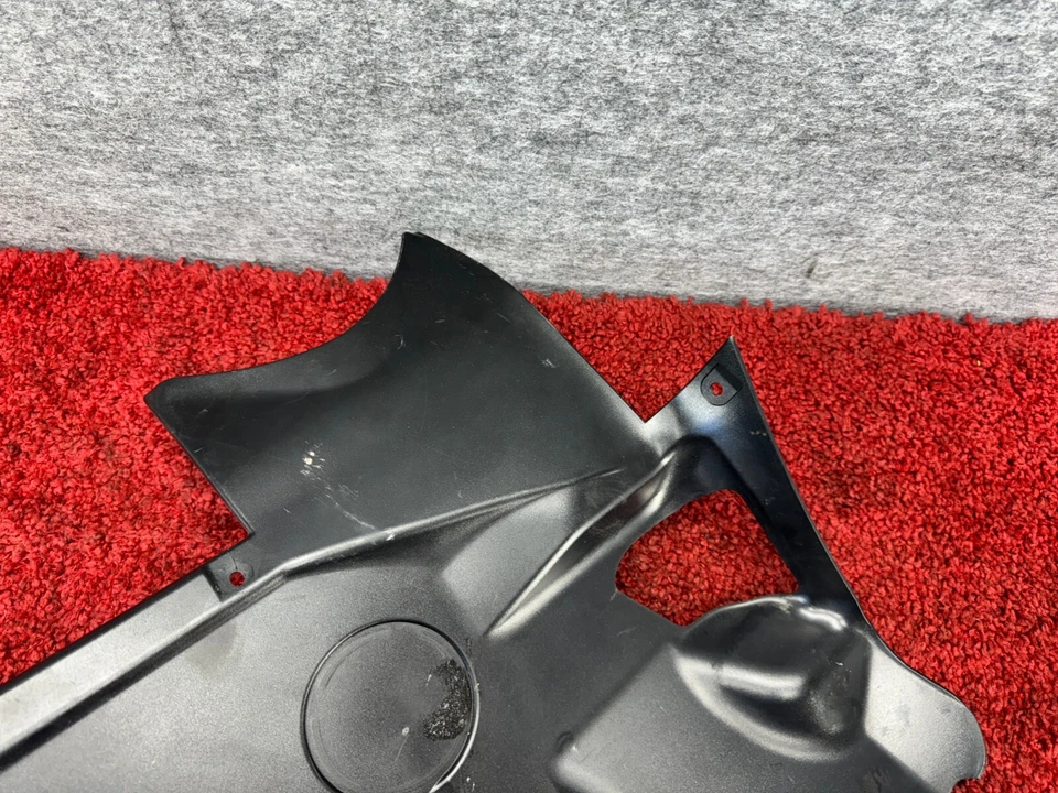 Cubierta del panel inferior delantero izquierdo del lado del conductor BMW 1999-2006 E46 M3 FABRICANTE DE EQUIPOS ORIGINALES Foto 3 de 4