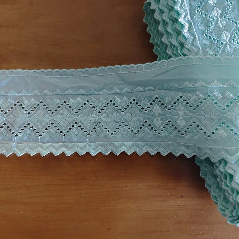 3 yardas 4" de ancho ojales de algodón encaje/patrón de diamante bordado verde bebé b0415 Foto 2 de 2