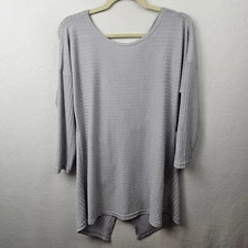 Doe & Rae Top Size Small Gray Long Sleeve Knotted Split Back NWT
