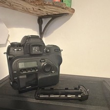 Fujifilm FinePix S2 Pro Digital SLR Camera Body 6MP 1.8in Flash Black