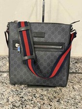 Gucci Messenger in Black GG Supreme Canvas SPB-TS 350798