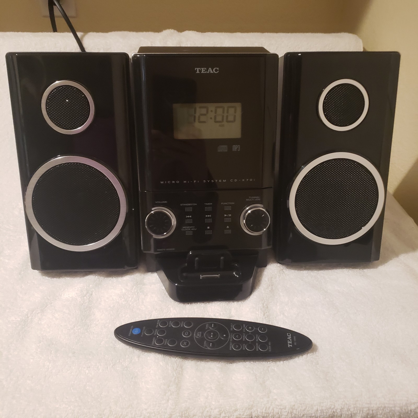 Ipod Dock Am/fm Radio W/remote  Cd-x70i