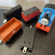 Thomas Friends 2011 Gullane / Mattel Train Set Thomas 4 Wagons