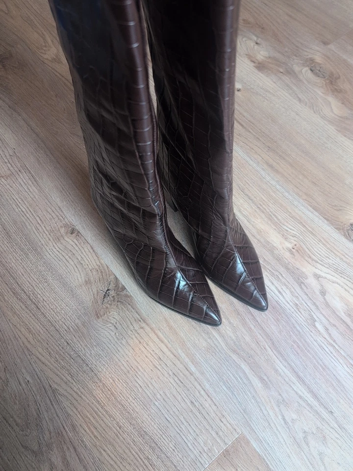 Botas Schutz Maryana Cocodrilo Cuero Repujado Tacón Bloque Mujer 7.5 Foto 2 de 4