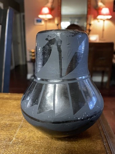 5"x4" Vtg Santo Domingo (Kewa) Black Ceramic Vase By Josefita Martinez