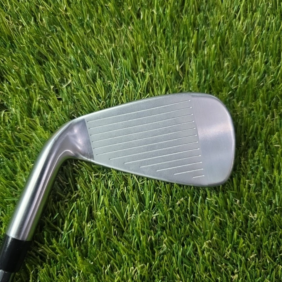 Takomo 101 4 Iron Obsidian 75 Senior Flex Graphite Shaft Midsize Grip *VGC* - Image 2 of 4