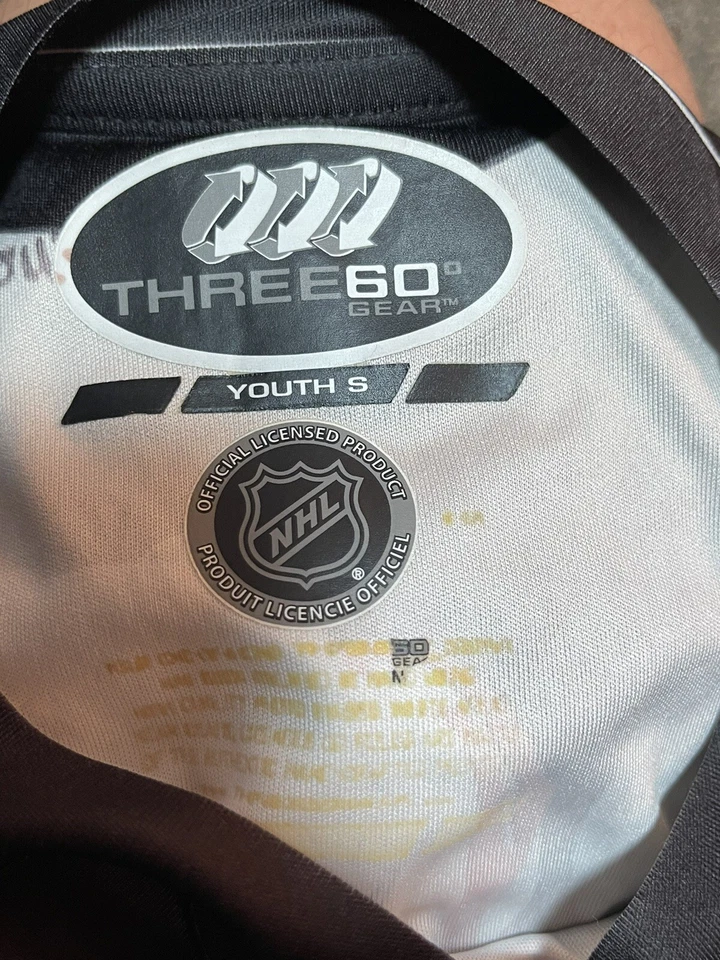 Camiseta Datsyvk Detroit Red Wings Juvenil Pequeña Gráfica Three60 Gear Foto 3 de 3