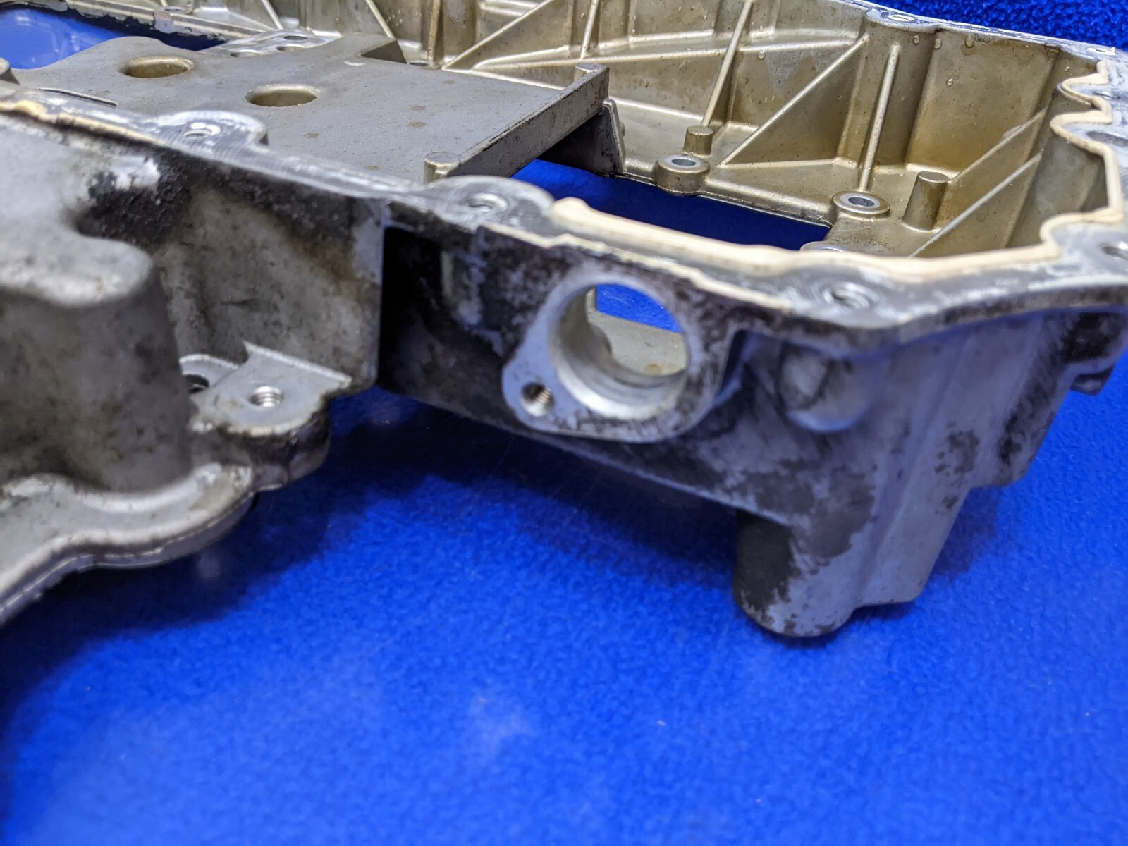 6.0L W12 upper oil pan Bentley Continental Flying Spur oem