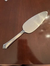 DAMASK ROSE- HEIRLOOM ONEIDA STERLING PIE CAKE SERVER