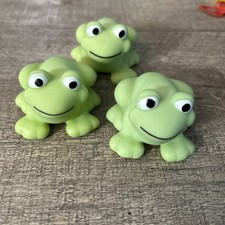 3 Green Rubber Froggy Frogs Bath Mini Squeaky Toy Figures C1