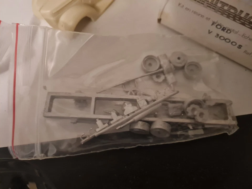 kit résine FORD V3000S MINITRUCKS 1/50 sans notice - Photo 3/4