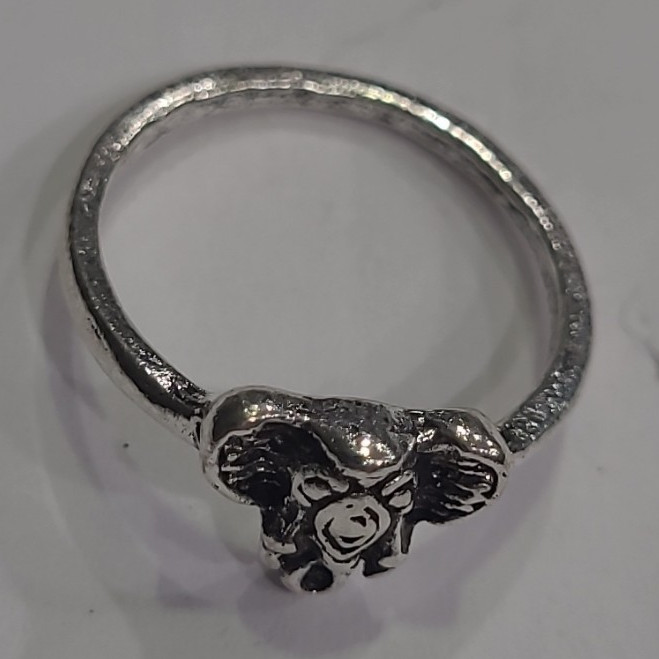 Silver Tone Stainless Steel Elephant Head Band Ring Size 4 No Stones