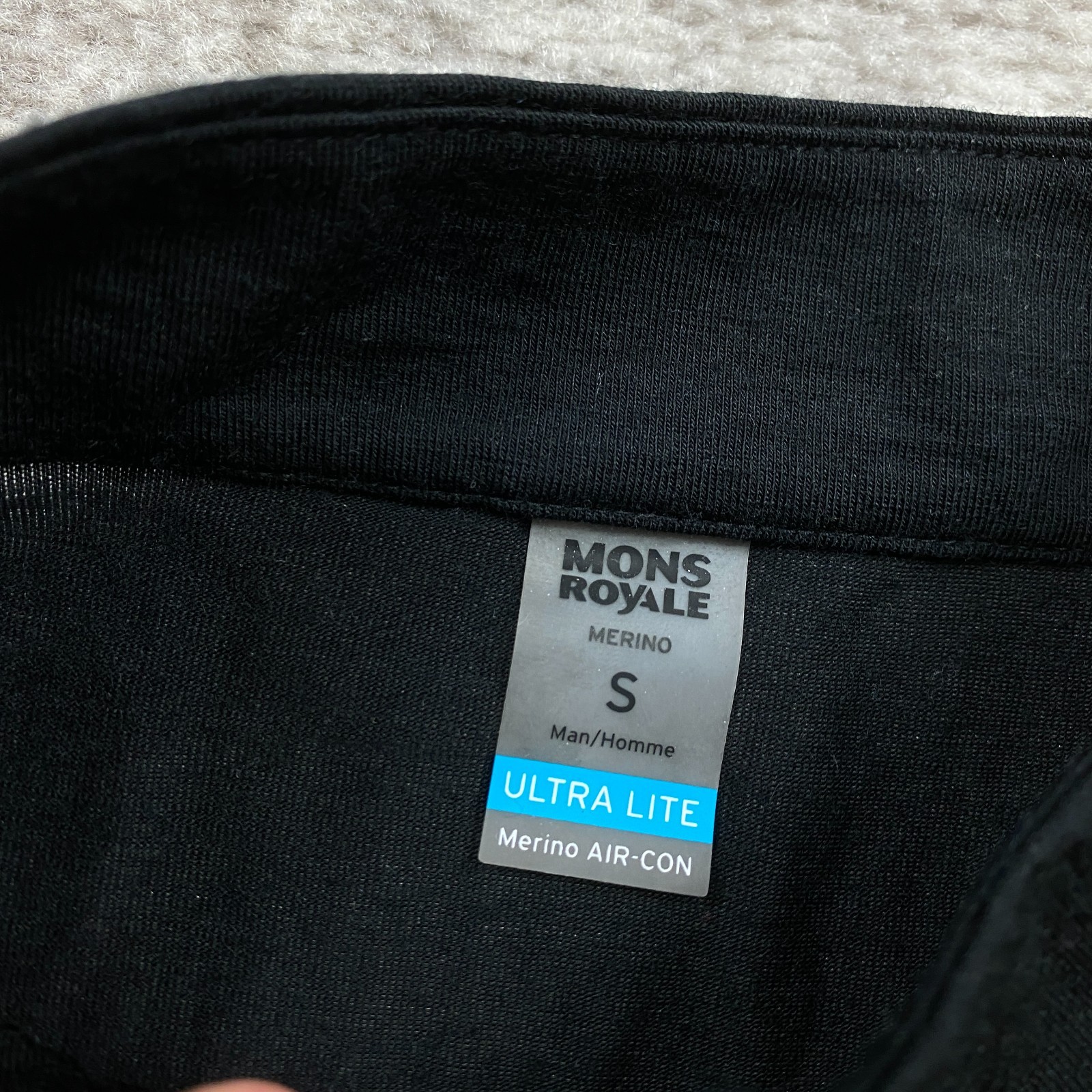 Mons Royale Ultra Lite Merino Air Con Shirt Small Black Athleisure Wool Bike Run