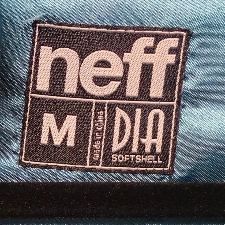 NEFF Womens Medium Softshell Snowboard Jacket Black Multicolor Aztec Hooded Ski - Image 4 of 4