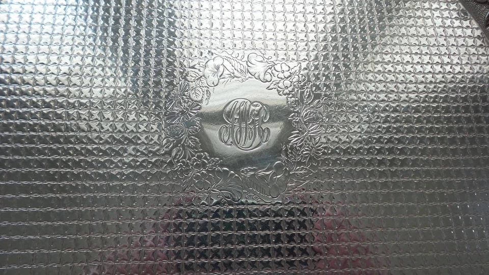 Bandeja Kirk REPOUSSE prata esterlina 12" pés, c. 1896-1924, 675 gramas - Imagem 3 de 4