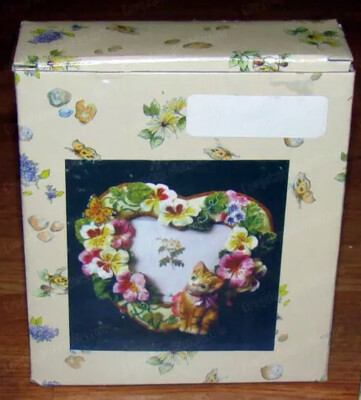 Hand-Painted 3d Cat, Kitten, Floral 2x3 photo heat frame