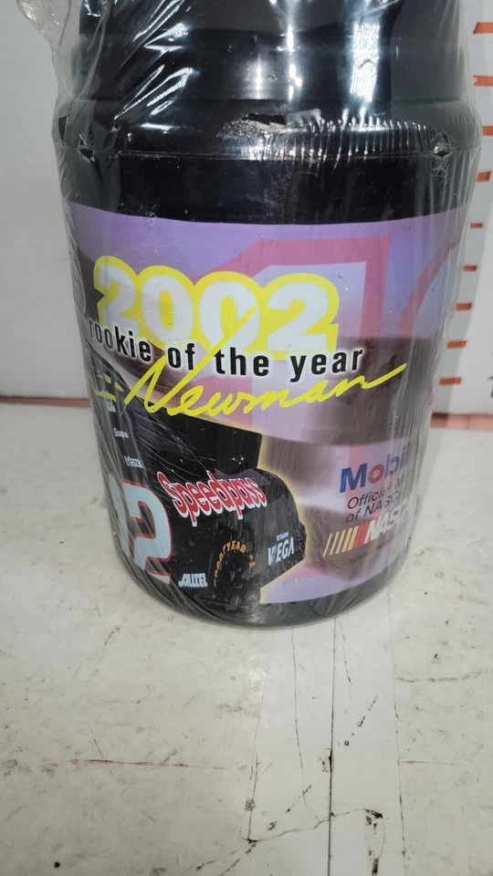 Taza vaso de viaje Ryan Newman 2002 novato del año NASCAR 52 OZ aislada Foto 2 de 4