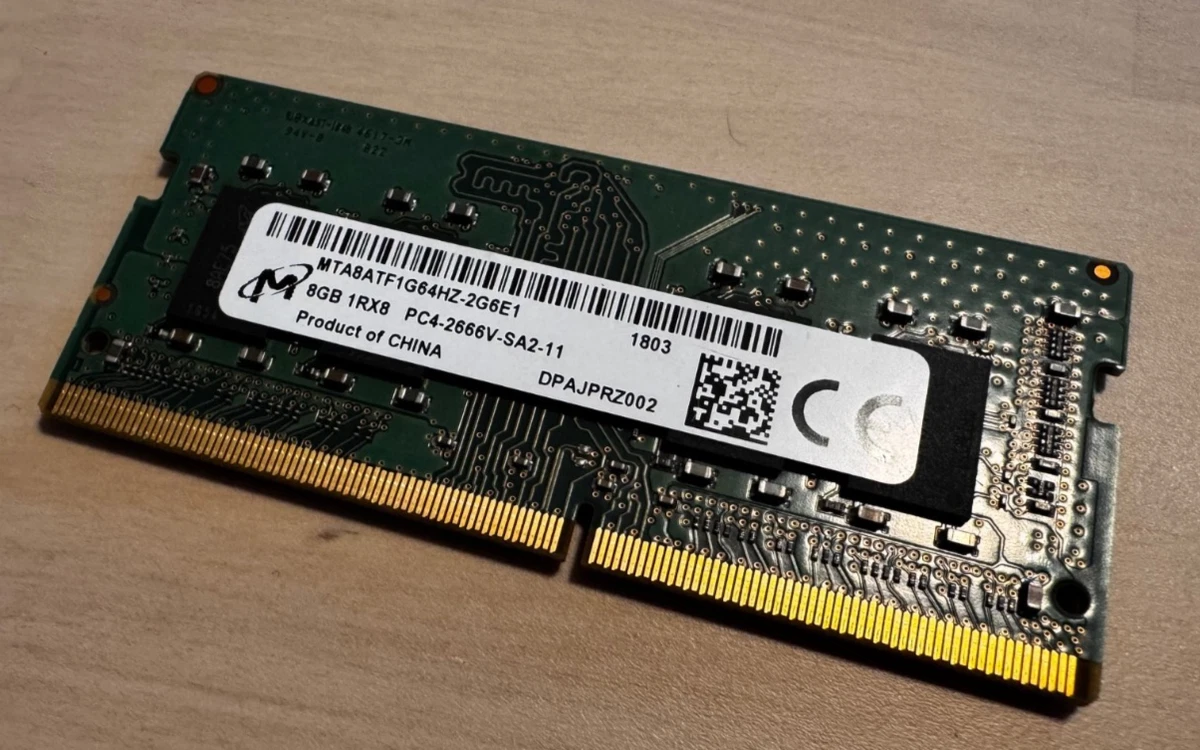 Micron PC4-21300 (DDR4-2666) Bus Speed Computer RAM 8 GB Capacity