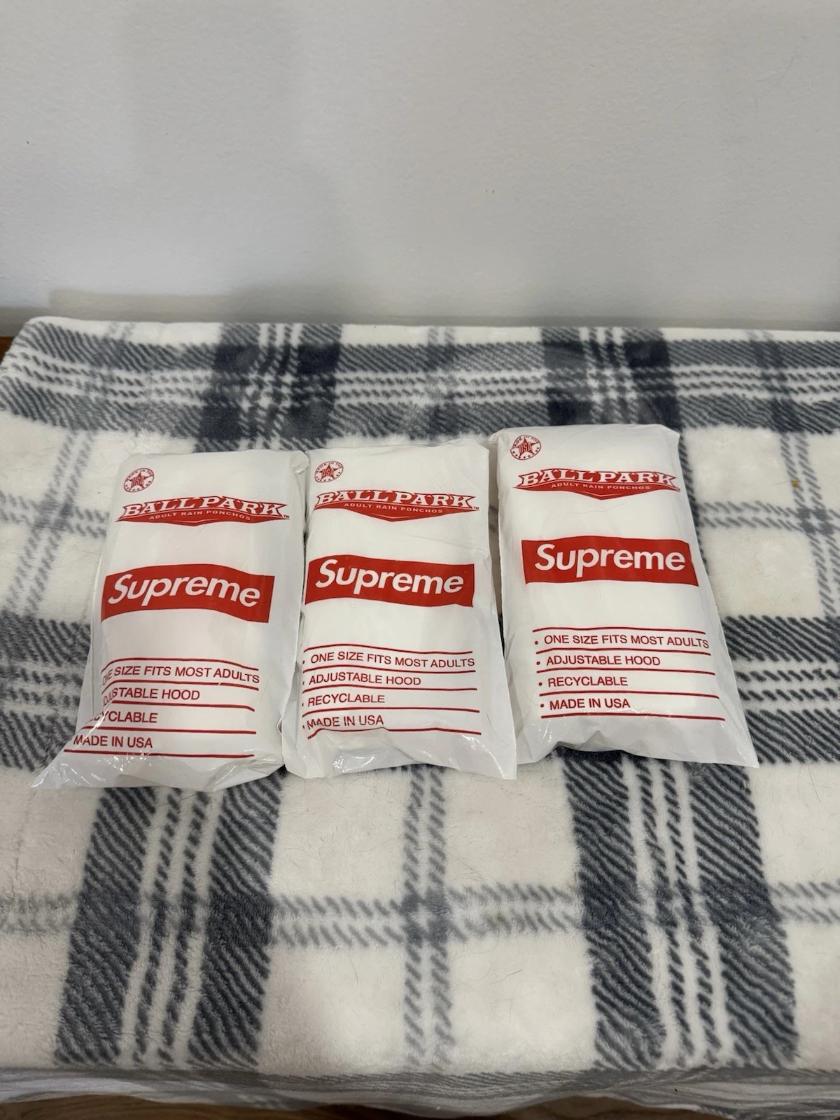 Supreme Box Logo Ball Park Poncho -- SS20 --Adjustable Hood - New Never Opened
Opens in a new window