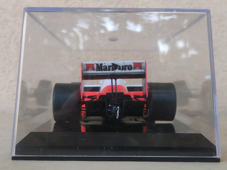 McLaren TAG Turbo MP4/2B 1985 Alain Prost Modellino Formula 1 Die-cast 1:24 - Immagine 2 di 4
