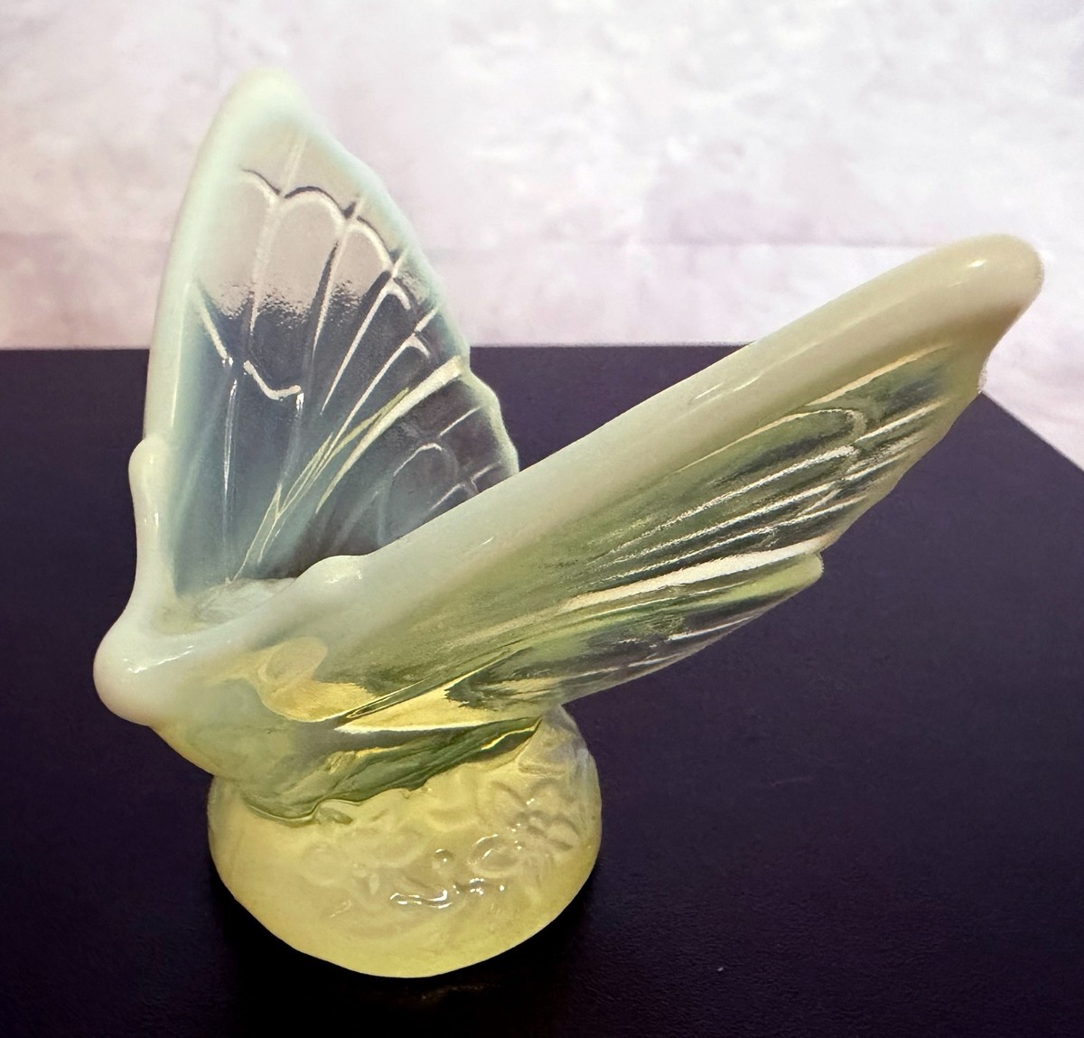 モッサー社　ジェダイオイルランプ　フェントン Fenton Glass Butterfly - Yellow Topaz Opalescent Vaseline | eBay