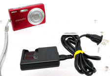 Nikon COOLPIX S200 7.1MP Red Camera 8GB w/ Charger WORKS NIK01
