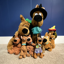Warner Bros Scooby-Doo Scooby Plush Lot w/ Costumes 1998 MPN 25501