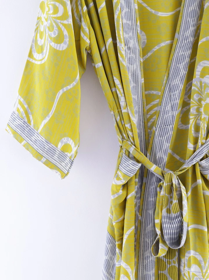 Bata Kimono Vintage Seda Verde Floral Estilo Japonés Vestido Envolvente | Talla Gratis Boho Foto 4 de 4