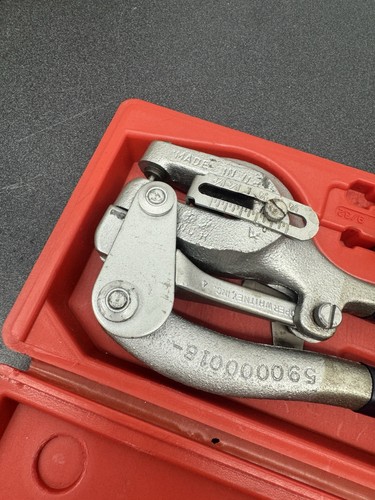 Roper Whitney No.5 Jr Hand Punch - Picture 3 of 7
