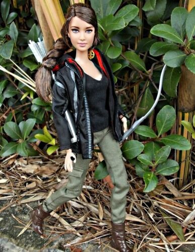 The Hunger Games Katniss Barbie Doll – Boneca Barbie do Filme Jogos Vorazes