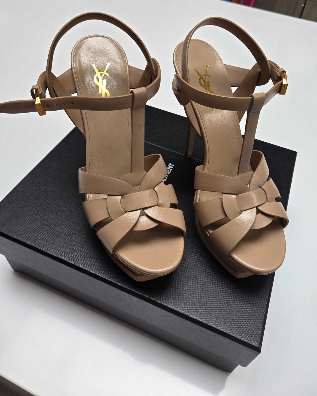 YSL Saint Laurent Tribute 105 sandali in pelle plateau donna beige 38 5