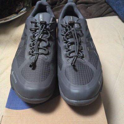 Men 9.5US Asics Gore-Tex Sneakers Gray