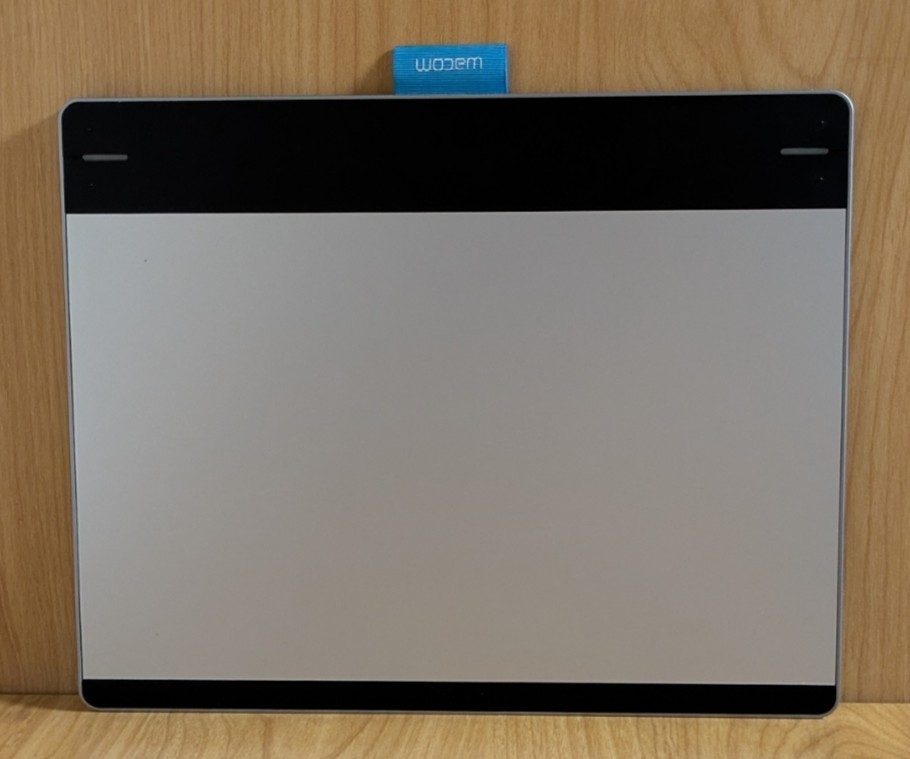 Wacom CTH-680 Intuos Medium Creative Pen & Touch Tablet Mint | eBay