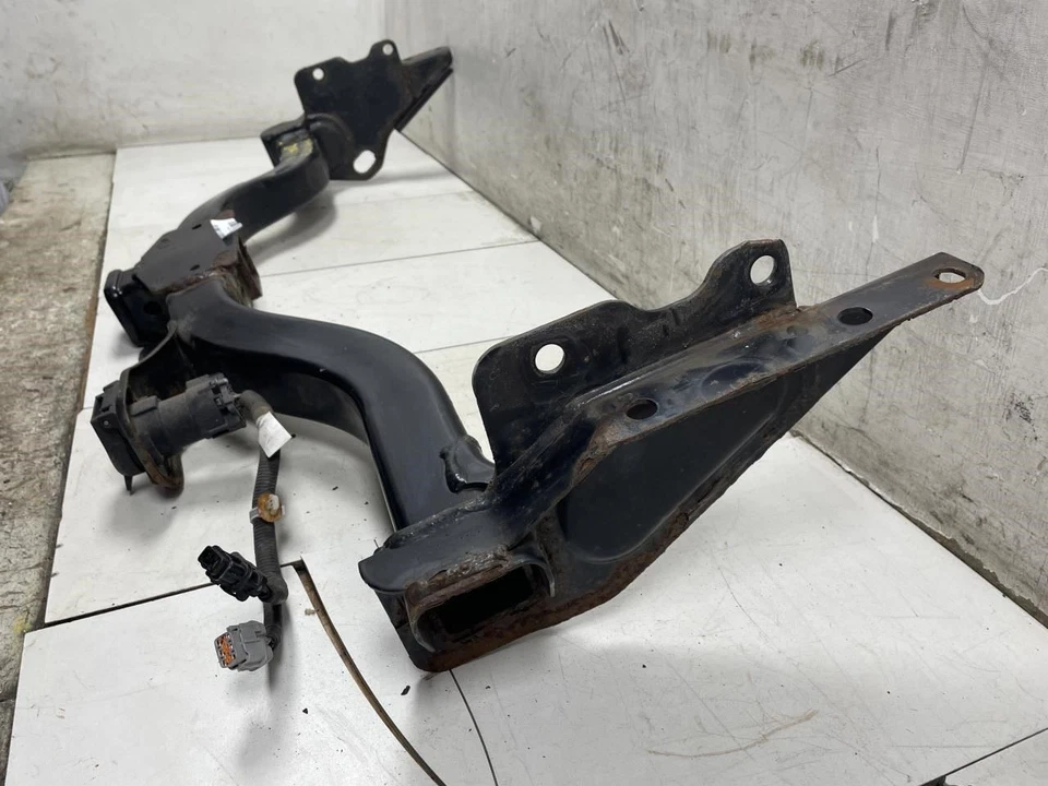 2014 NISSAN PATHFINDER REAR BUMPER TOW TRAILER HITCH OEM+  - Image 2 of 4