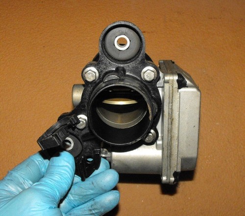 Mercury 250 HP Verado 4 Stroke Boost Valve Assembly PN 884408A08 Fits 2005-2014+ - Picture 3 of 3