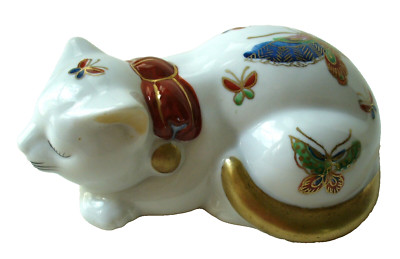 Figural~ASIAN~Enamel Painted~PORCELAIN~Sleeping Cat~RED BOW~5.5''x3.75''~EUC