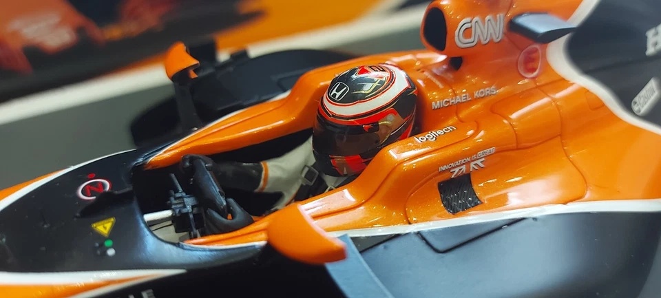 F1 Mclaren Honda MCL32 2017 Stoffel Vandoorne 1:18 Spark - Image 3 of 4